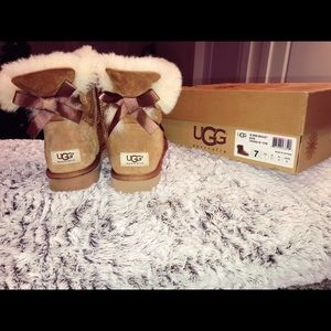 UGG Mini Boots W/ bow